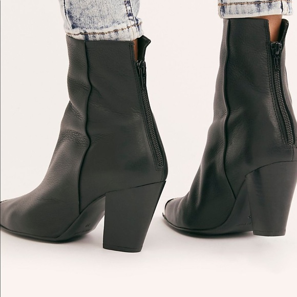 ISO Ride or Fly ankle boot - Picture 3 of 3